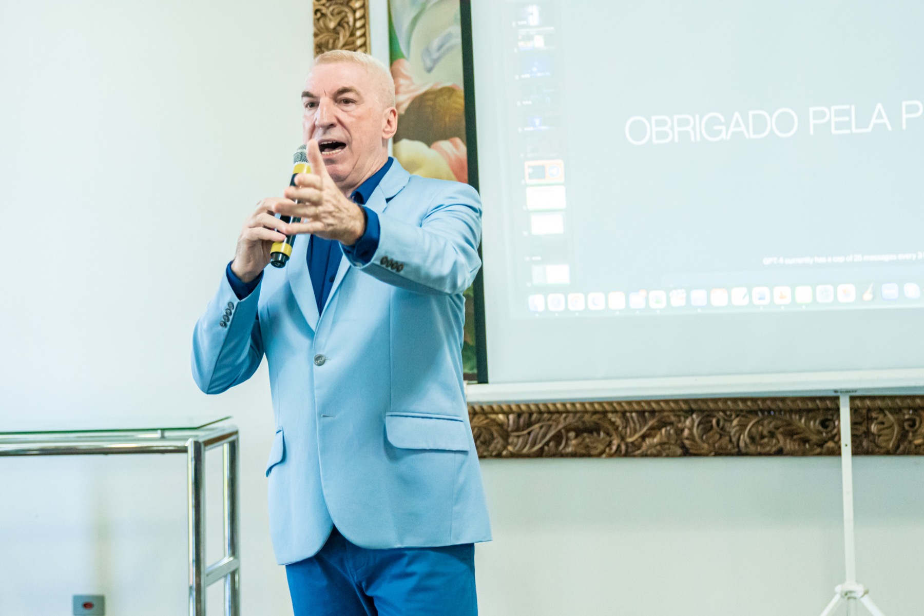 Gilberto Musto compartilhando conhecimento em palestra